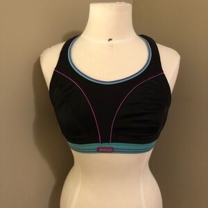 Shock Absorber Sports Bra Black Size 36C